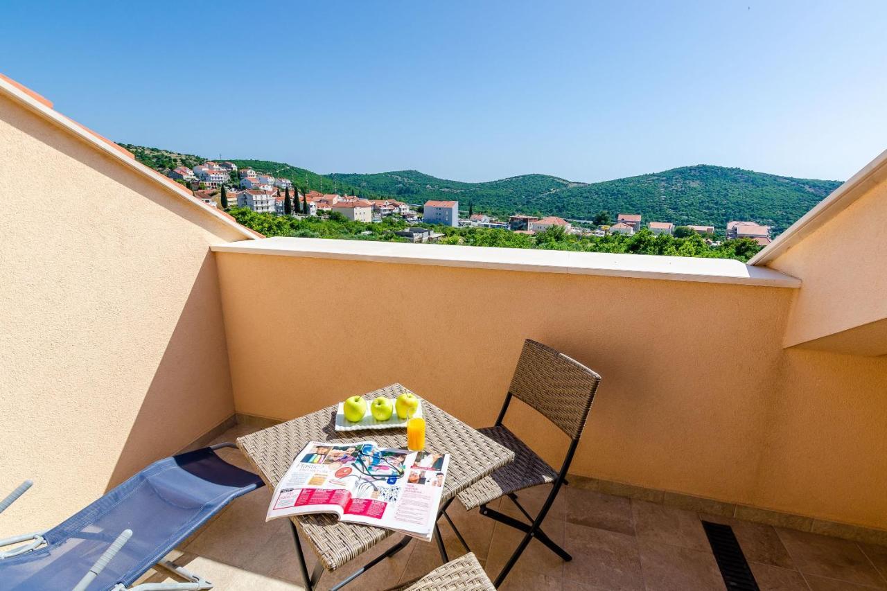 Rubea Villa