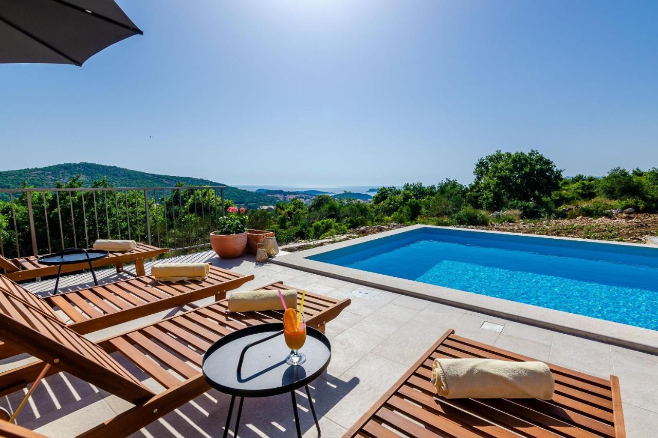 Rubea Villaer Cavtat